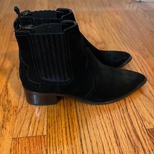 Size 7 Marc Fisher black boots. Great condition